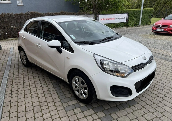 Kia Rio cena 27900 przebieg: 104000, rok produkcji 2012 z Poddębice małe 154